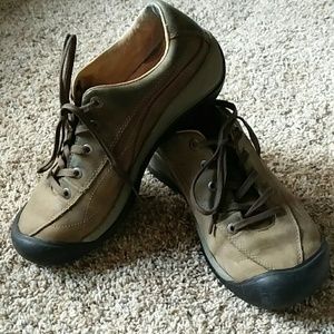 Keen Shoes size 8